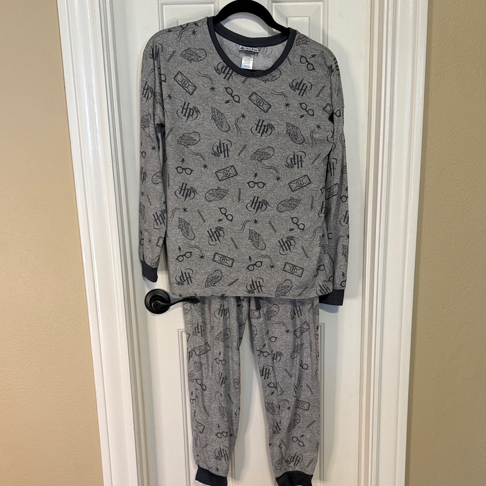 Harry Potter Women's 2 Piece Pajama Set in Gray with Black Print, Size XS